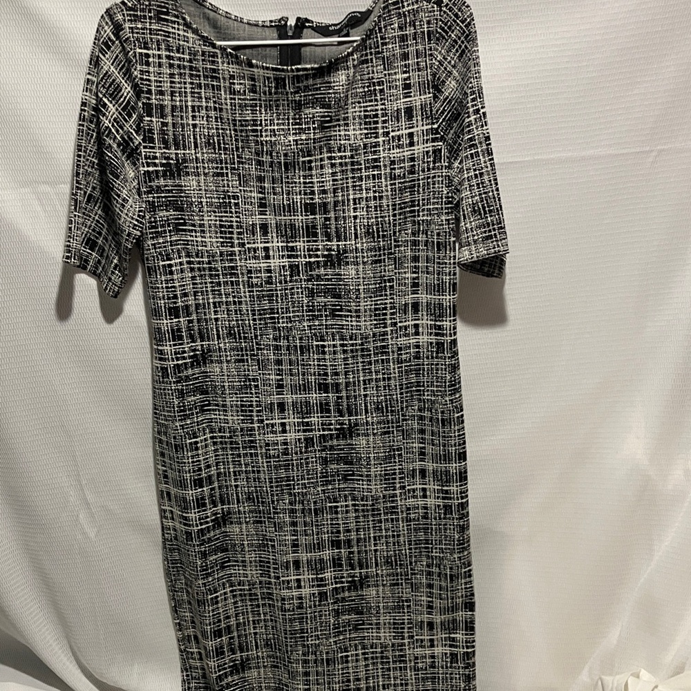 Sharagano Black and White Textured Midi Dress